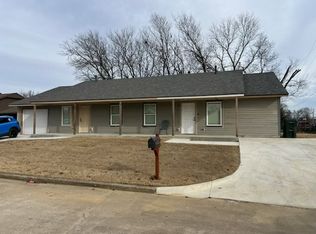 1102 N Willow Dr, Claremore, OK 74017