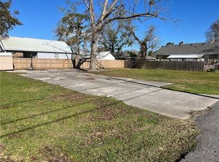 235 W Easy St, Destrehan, LA 70047