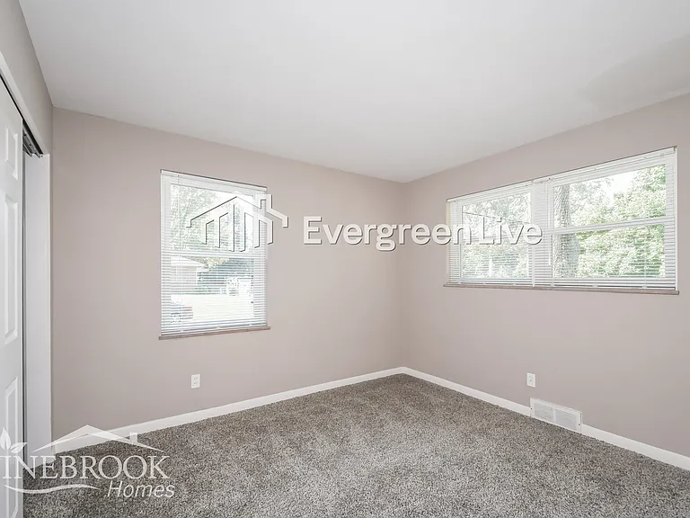 46 Jean Dr — Photo 10