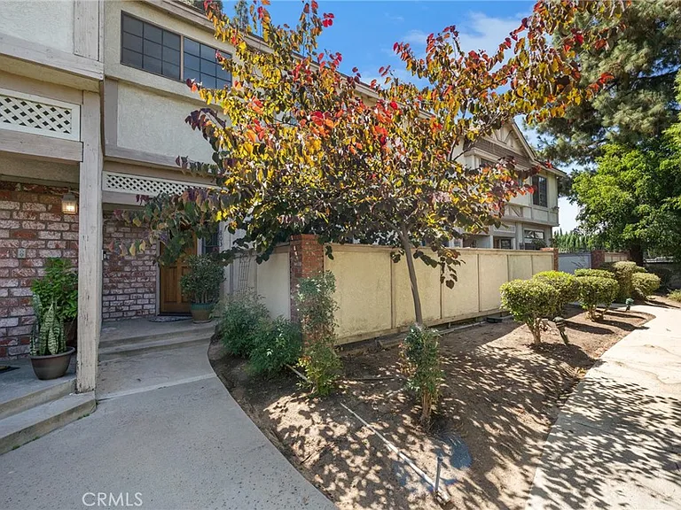 7100 Balboa Blvd #803 — Photo 2