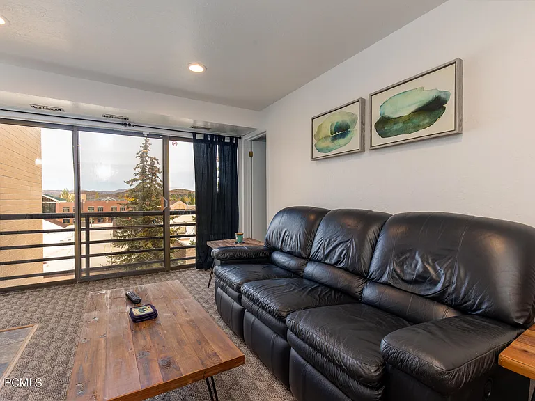 2000 Prospector Ave #409 — Photo 13