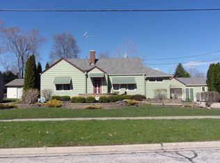 545 Fremont St, Woodstock, IL 60098