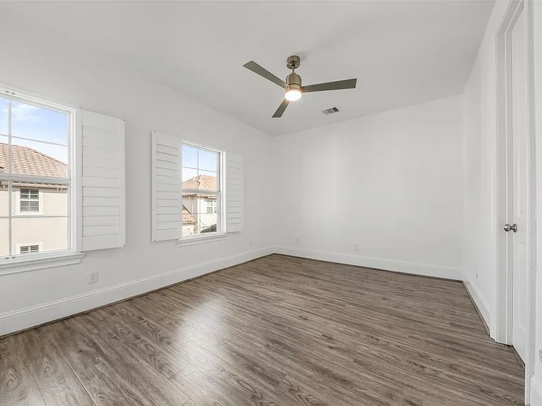 908 Amelia St — Photo 30