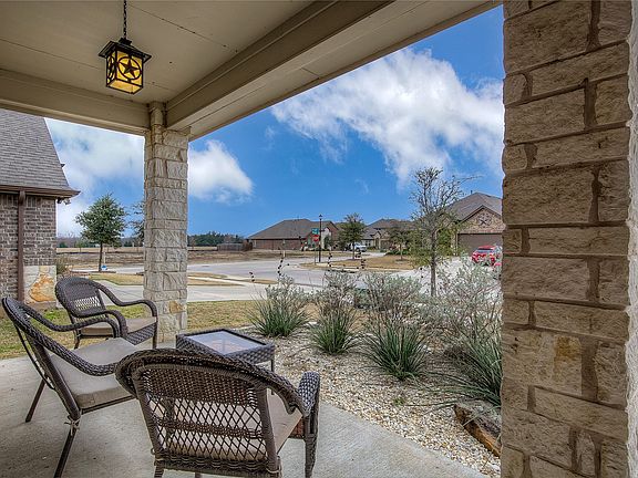 5th image of 102 Whitetail Way