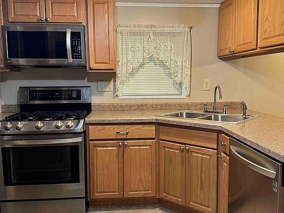 3rd image of 6061 Country Way N