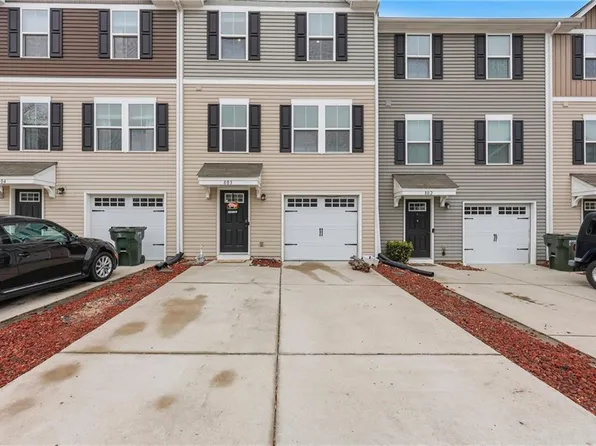 803 Lakeview Cv, Smithfield, VA 23430