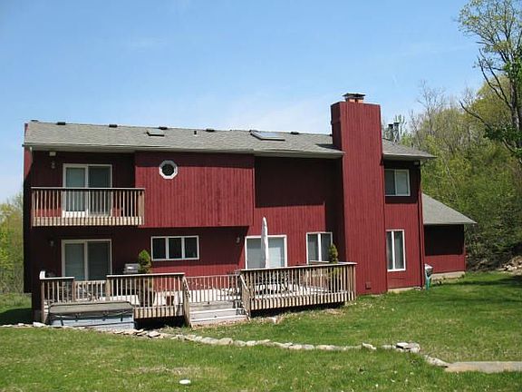 Over An Acre of Property..Private Setting