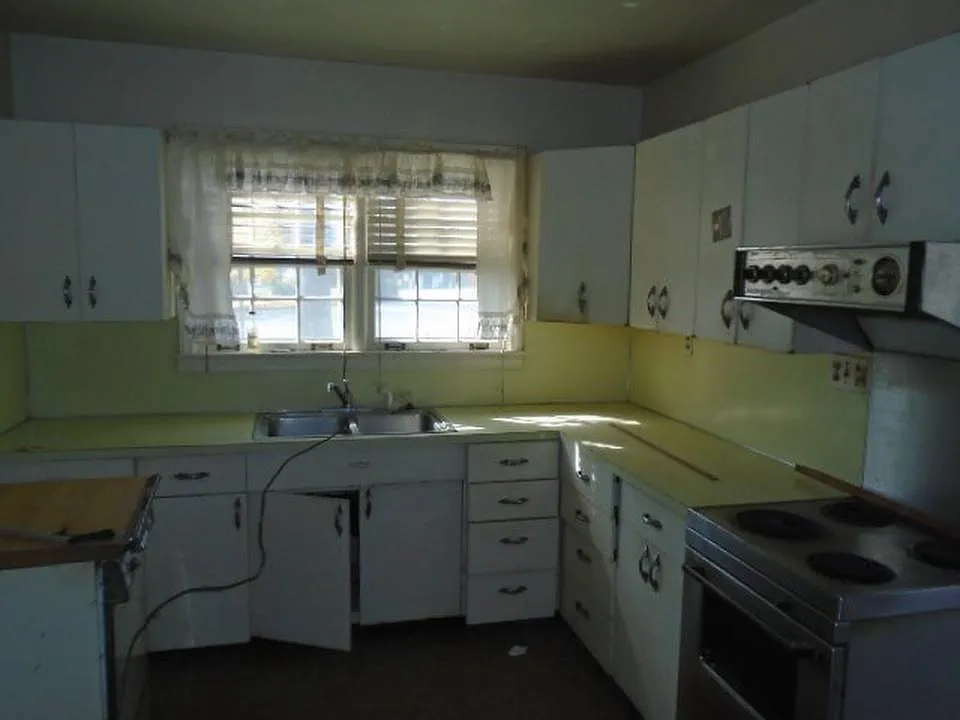 5 bed, 2172 sqft, $1,395 — Photo 4
