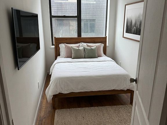 5th image of 186 Orchard St APT 3FN