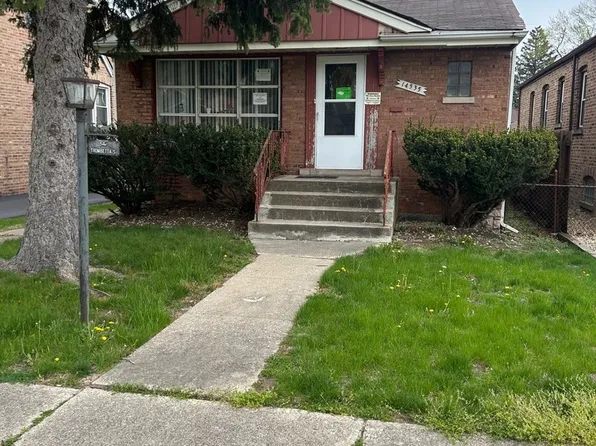 14535 S Parnell Ave, Riverdale, IL 60827
