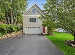 901 Peter St, McHenry, IL 60051