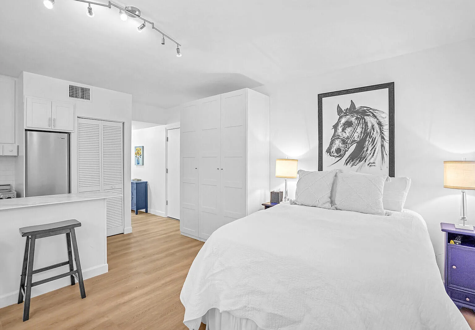 1 bed, 1.0 bath, 400 sqft, $4,200 — Photo 1