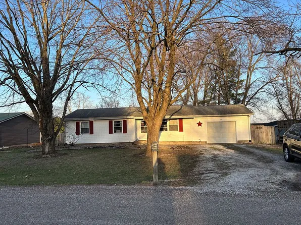 32 Robinwood Dr, Rushville, IL 62681