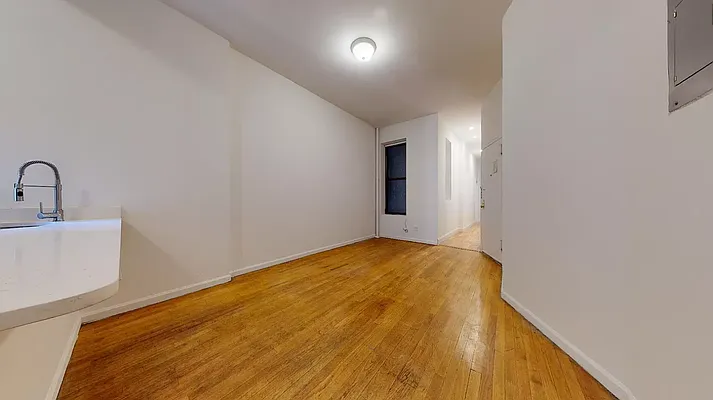 Rented by Bond New York | media 7