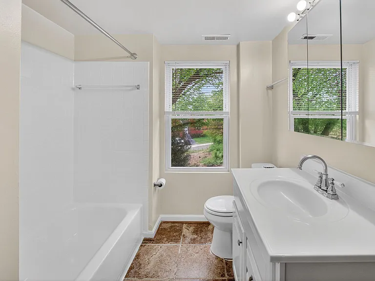 3046 Monroe St NE — Photo 19