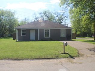 1132 Alvarado St, Cleburne, TX 76031