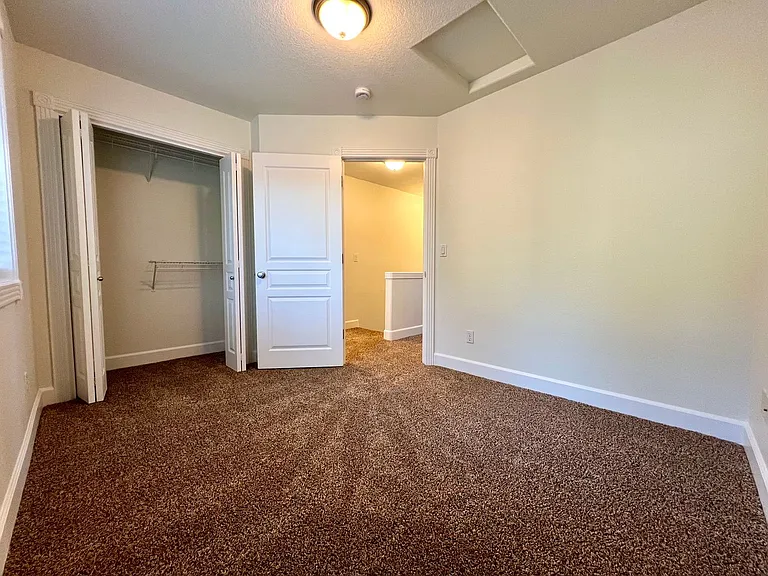 16733 NE Halsey St — Photo 19