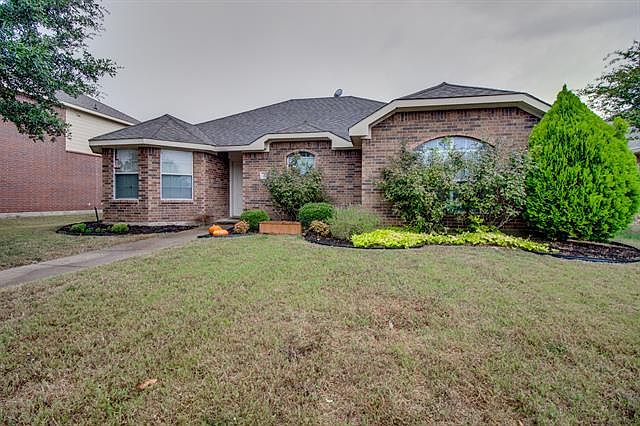 1st image of 223 Shady Oaks Ln