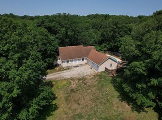 1372 Treefarm Rd, Iuka, IL 62849