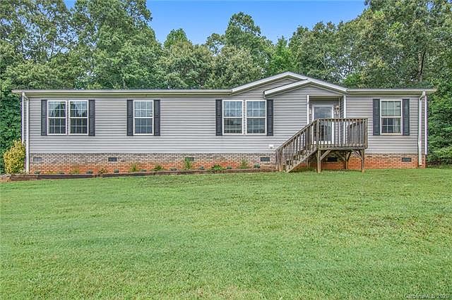 1st image of 225 Village Point Dr