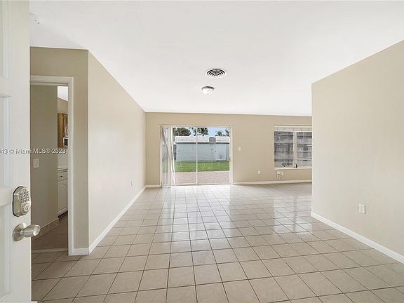 4th image of 9700 Irene Dr