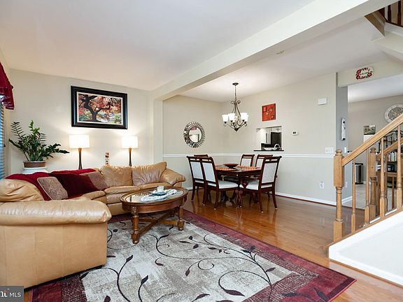 4th image of 6307 Meadow Glade Ln