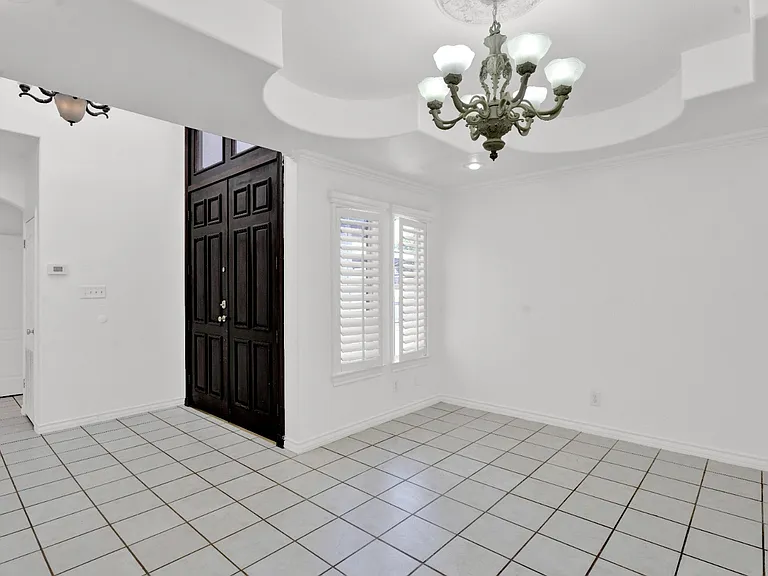 108 Lagos Ave — Photo 4