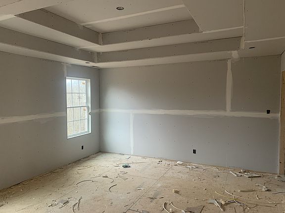 5th image of 131 Glenstone Blvd