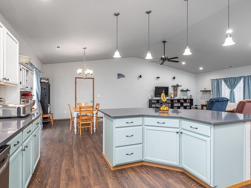 2nd image of 6305 Market Dr