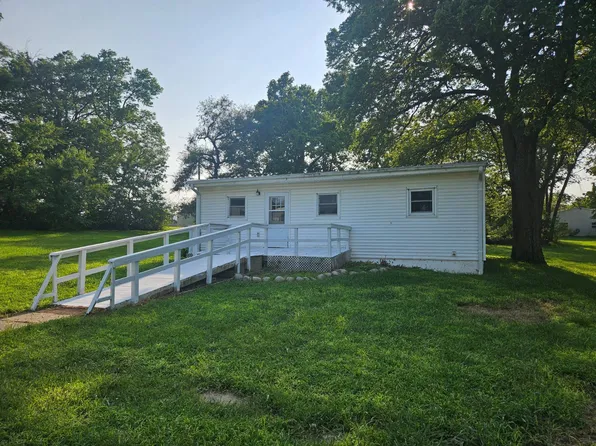 109 Pine St, Oketo, KS 66518