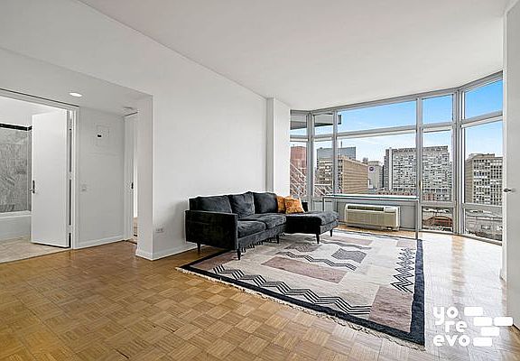 3rd image of 200 E 32nd St APT 19A
