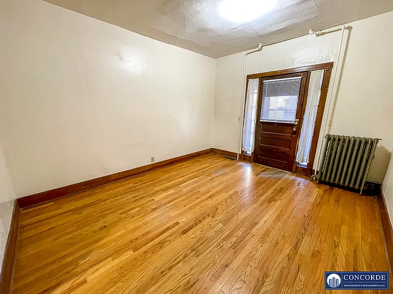 1129 Plum St — Photo 3