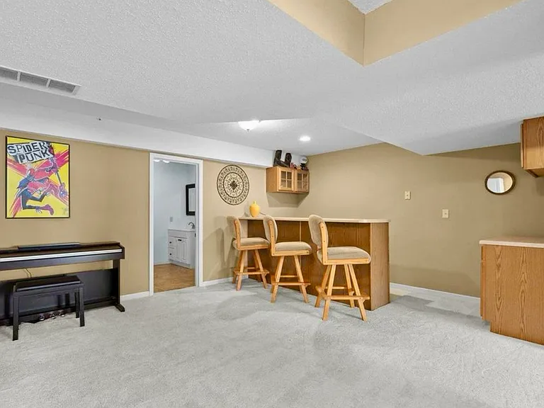 2621 Lake Lucerne Dr — Photo 35