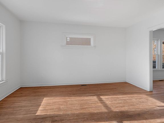 3rd image of 7243 Kercheval Ave