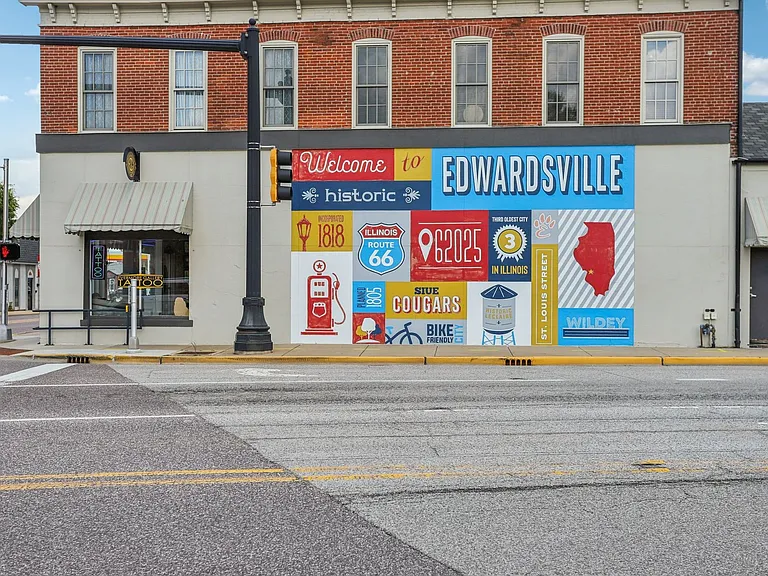 Station on Main — Photo 11