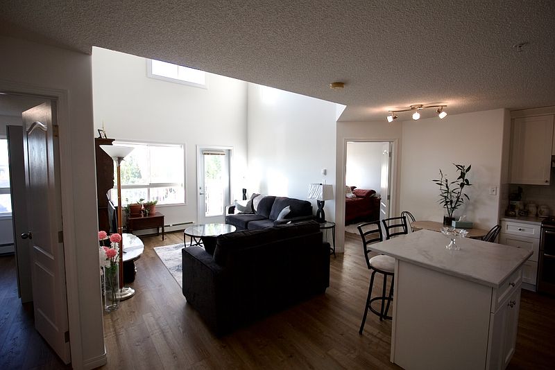 Edmonton Apartment for rent - 2 Bedrooms — photo 3