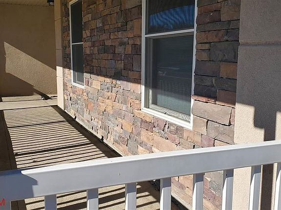3rd image of 708 Sagebrush Dr