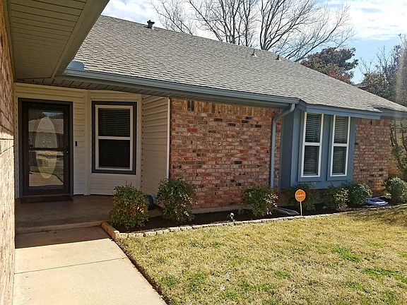 2nd image of 4665 Royal Crest Dr