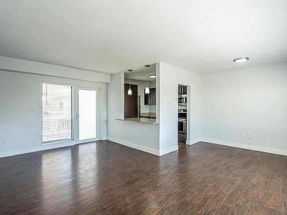 3rd image of 1940 Biarritz Dr Unit 16-1940-16