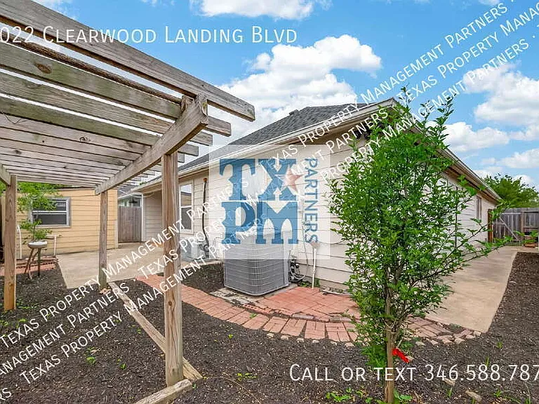 9022 Clearwood Landing Blvd — Photo 38