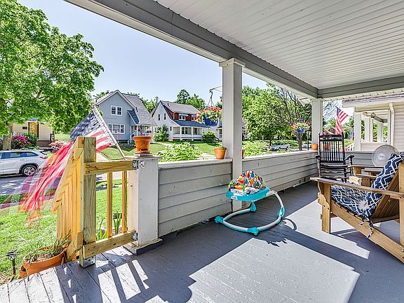 Spacious porch