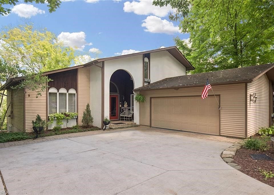 1st image of 2974 Whispering Pines Dr