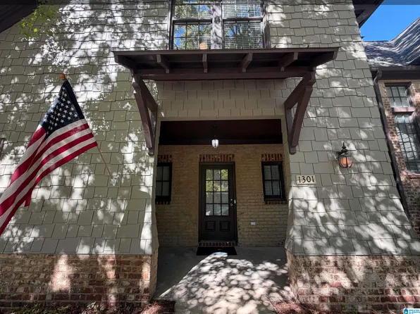 1301 Inverness Cove Dr, Birmingham, AL 35242