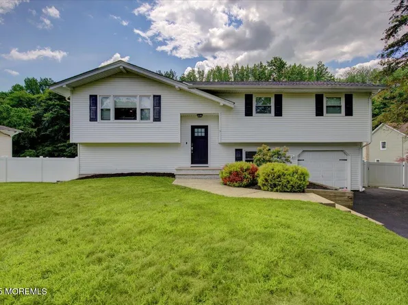 9 Hillside Terrace, Morganville, NJ 07751