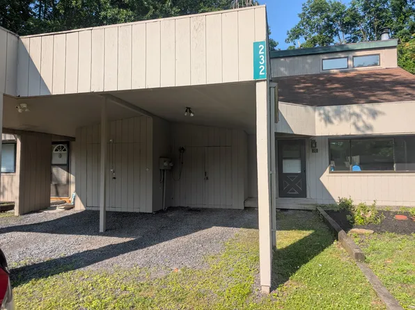 232 Evergreen Ct, Tannersville, PA 18372