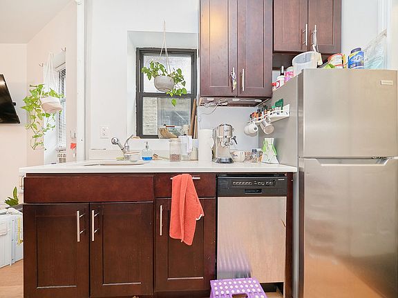 2nd image of 238 E 33rd St APT 19