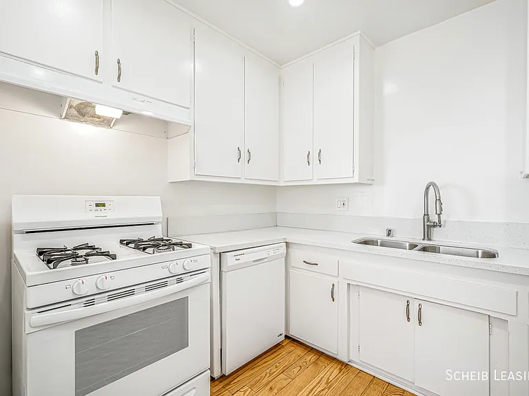 220 N Crescent Dr #6 — Photo 7