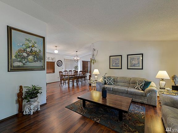 5th image of 17615 32nd Ave E