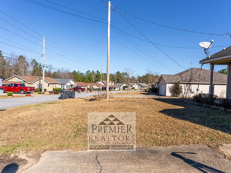 567 Mill Pond Dr — Photo 8
