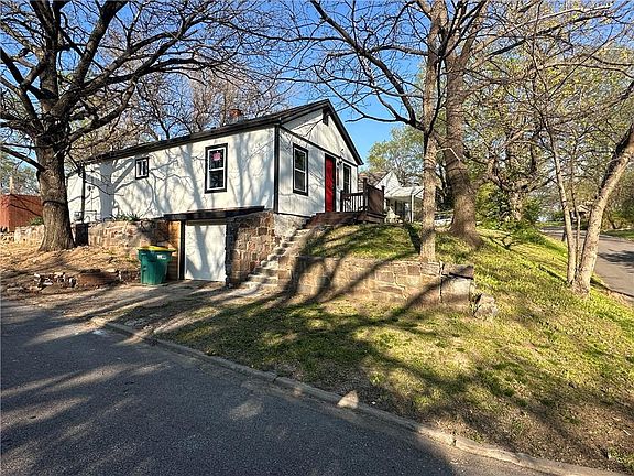 2nd image of 1820 Brown Ave